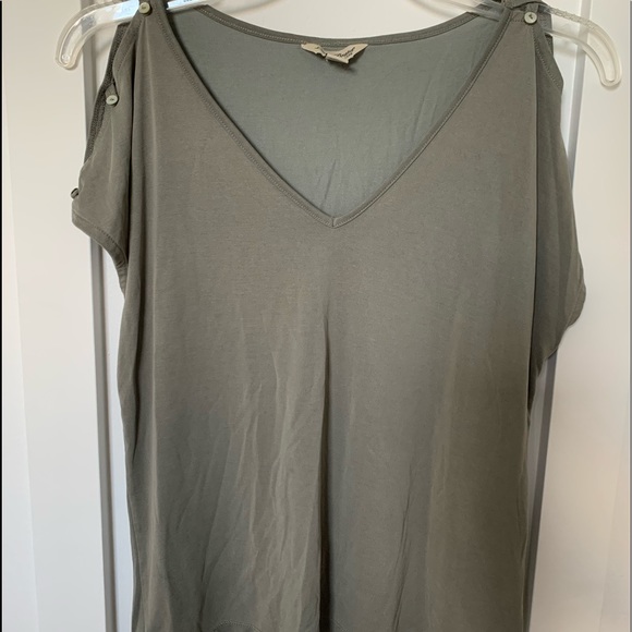 SOLD-Lucky Brand crop style top - Picture 1 of 3